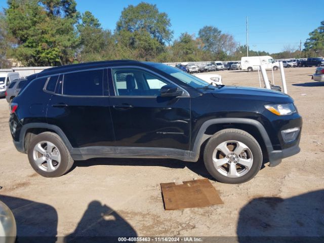3C4NJDBBXKT818415 Jeep Compass Latitude 4x4