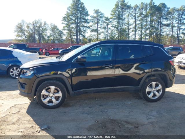 3C4NJDBBXKT818415 Jeep Compass Latitude 4x4