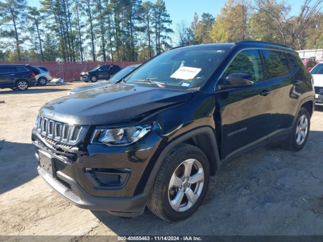 3C4NJDBBXKT818415 Jeep Compass Latitude 4x4