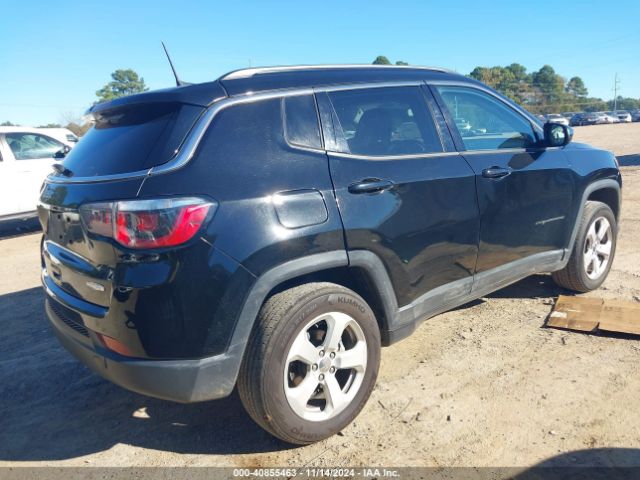 3C4NJDBBXKT818415 Jeep Compass Latitude 4x4