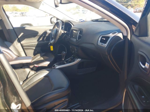 3C4NJDBBXKT818415 Jeep Compass Latitude 4x4