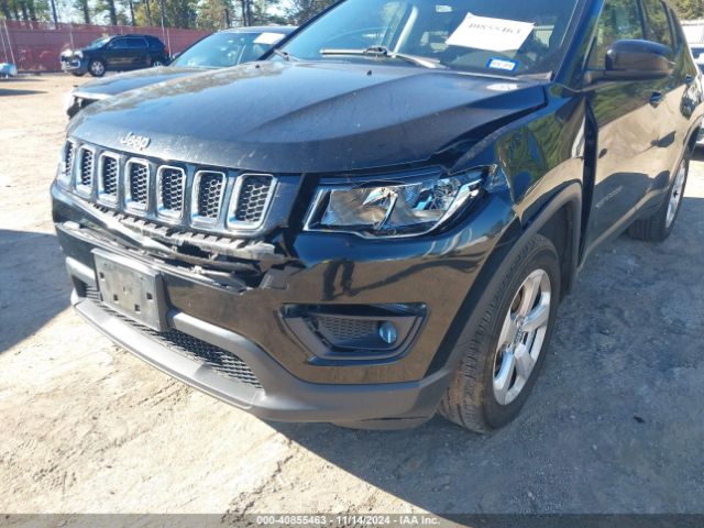 3C4NJDBBXKT818415 Jeep Compass Latitude 4x4