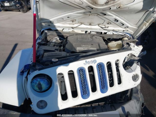 1C4BJWEGXEL195786 Jeep Wrangler Unlimited Sahara