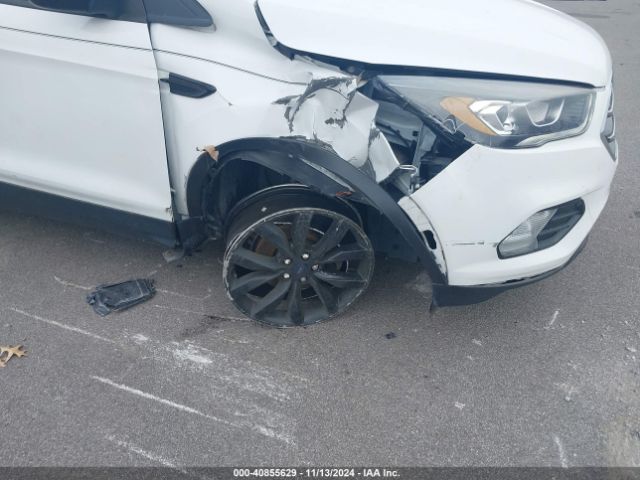 1FMCU0GD8JUC18090 Ford ESCAPE SE