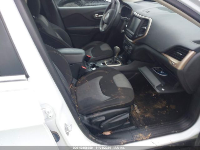 1C4PJMCBXEW203207 Jeep Cherokee Latitude