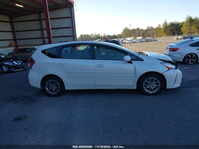 Toyota Prius V Two 2016 JTDZN3EU1GJ047287 Image 13