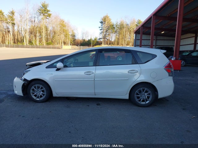 Toyota Prius V Two 2016 JTDZN3EU1GJ047287 Image 14