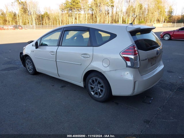 Toyota Prius V Two 2016 JTDZN3EU1GJ047287 Image 3