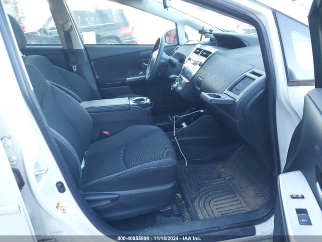 Toyota Prius V Two 2016 JTDZN3EU1GJ047287 Image 5
