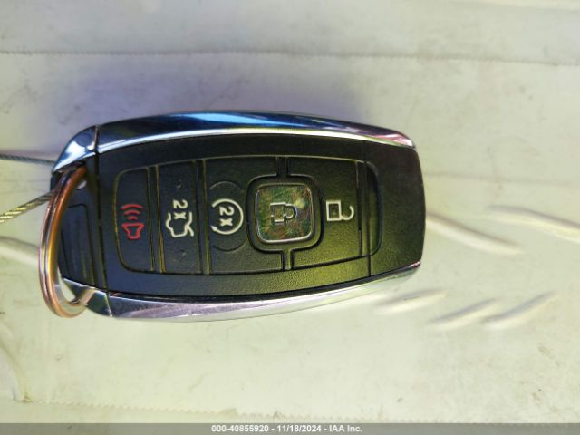 1LN6L9NP6H5624083 Lincoln Continental Reserve