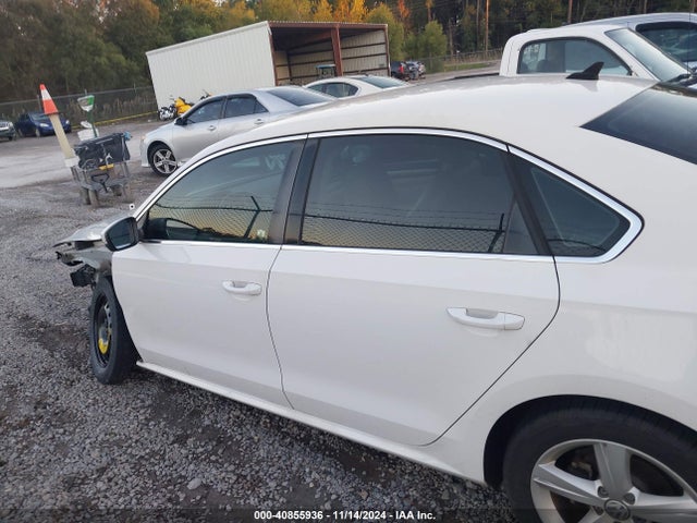 1VWBH7A30EC016835 Volkswagen Passat 2.5l Se