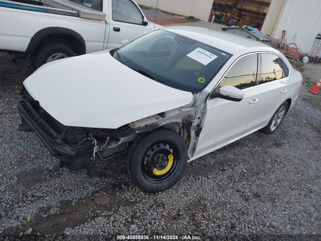 1VWBH7A30EC016835 Volkswagen Passat 2.5l Se