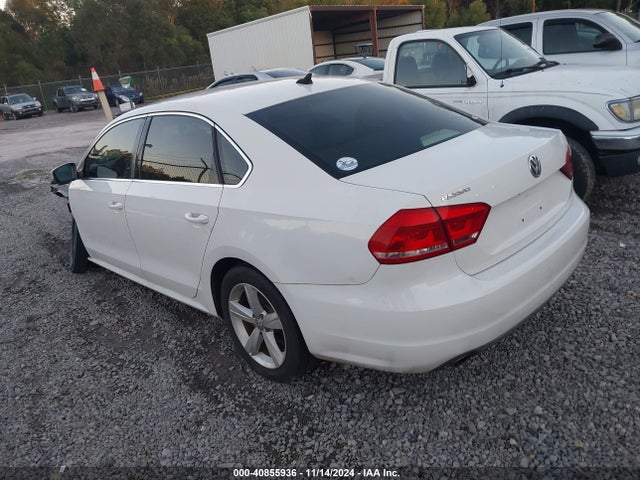 1VWBH7A30EC016835 Volkswagen Passat 2.5l Se