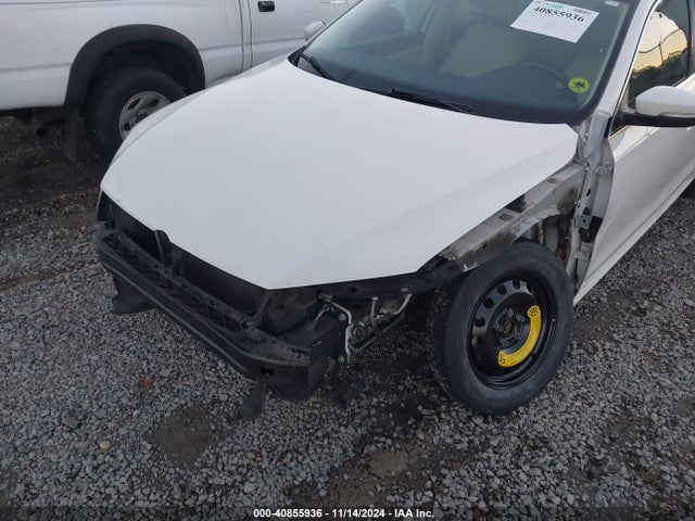 1VWBH7A30EC016835 Volkswagen Passat 2.5l Se