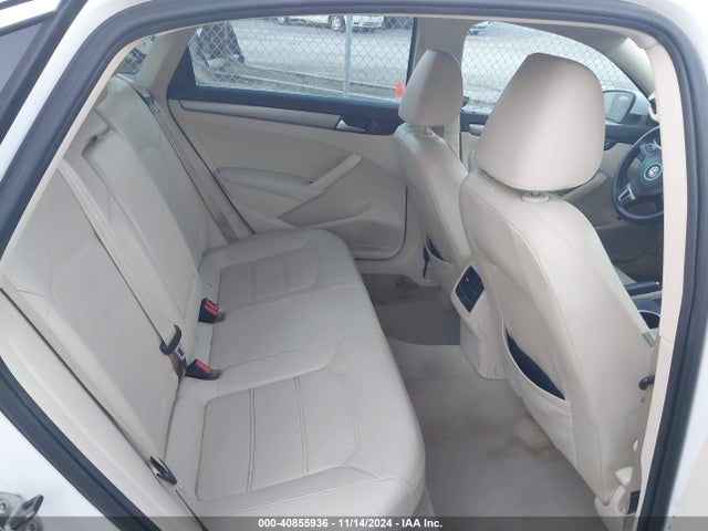 1VWBH7A30EC016835 Volkswagen Passat 2.5l Se