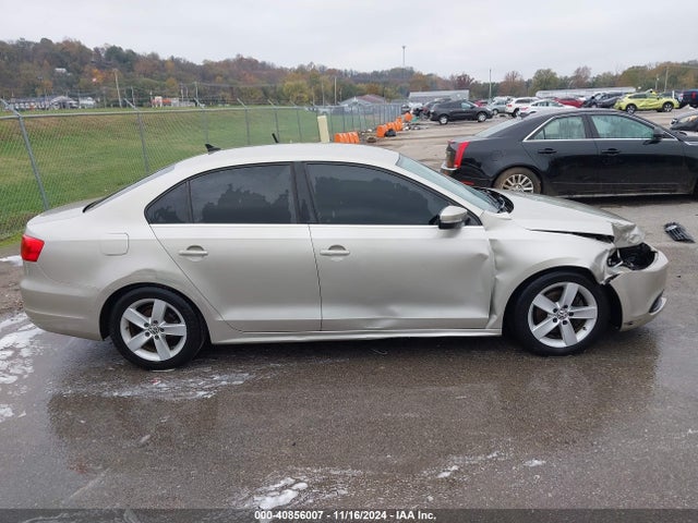 3VW3L7AJ9EM233056 Volkswagen Jetta 2.0l Tdi