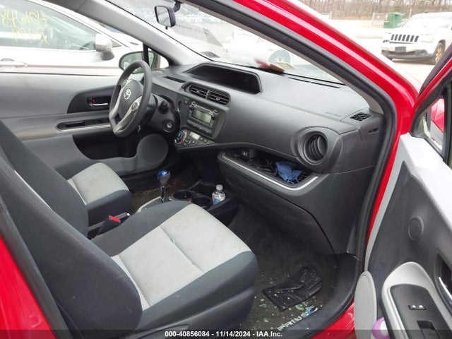 JTDKDTB38E1562168 Toyota Prius C Two