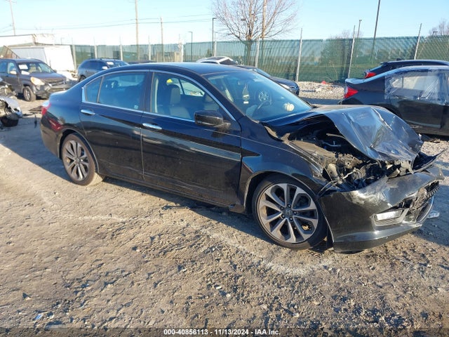 2015 1HGCR2F53FA170617 main image