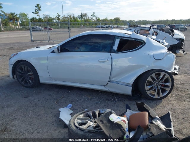 Hyundai Genesis 3.8 Ultimate 2016 KMHHU6KJ6GU137166 Image 14