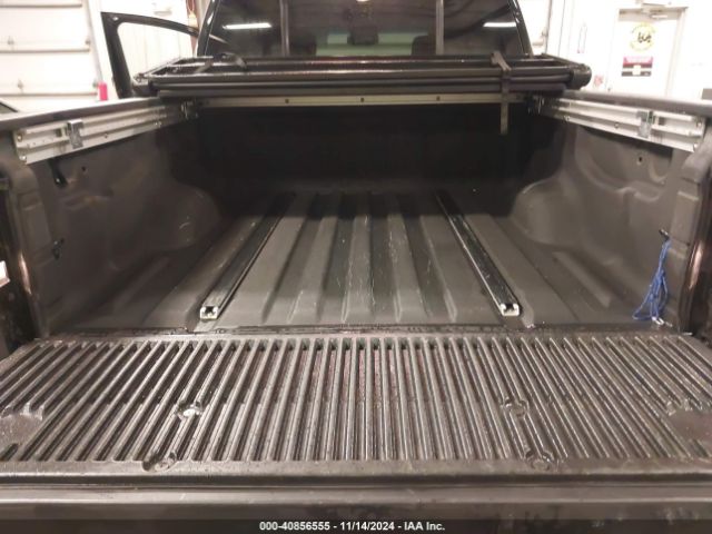 1N6BA0EC3FN512708 Nissan TITAN SV