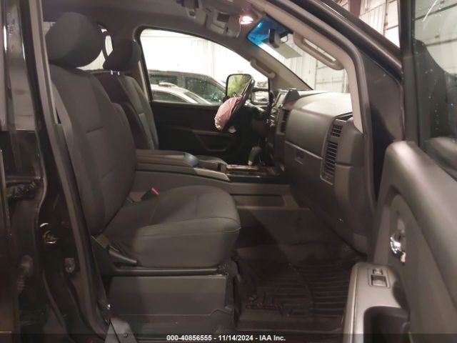 1N6BA0EC3FN512708 Nissan TITAN SV