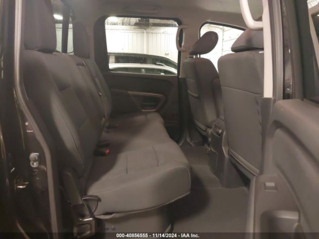 1N6BA0EC3FN512708 Nissan TITAN SV