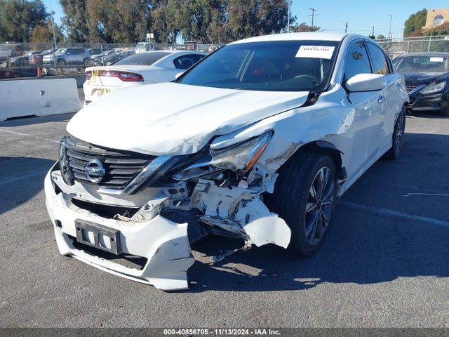 Nissan Altima 2.5 Sv 2018 1N4AL3AP1JC245159 Image 2