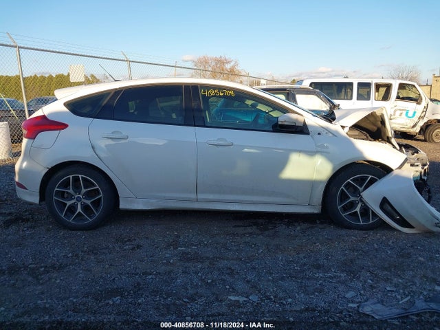 Ford FOCUS SE 2017 1FADP3K25HL310495 Image 14