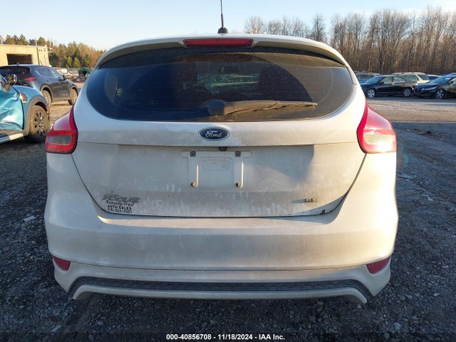 Ford FOCUS SE 2017 1FADP3K25HL310495 Image 17