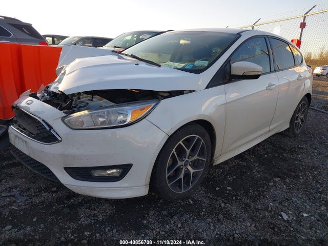 Ford FOCUS SE 2017 1FADP3K25HL310495 Image 2