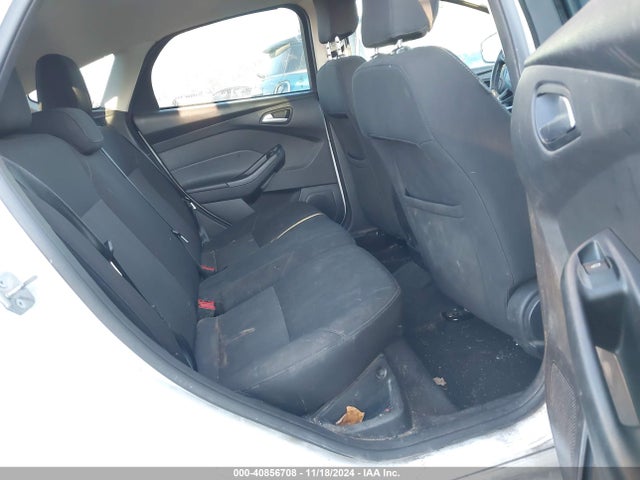 Ford FOCUS SE 2017 1FADP3K25HL310495 Image 8