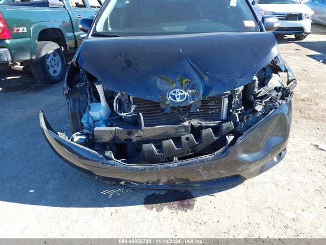 5TDYK3DC1FS542572 Toyota Sienna Limited Premium 7 Passenger