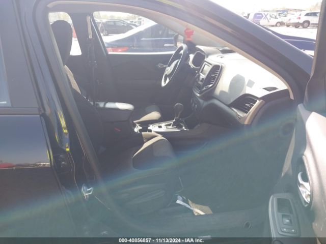 1C4PJLAB8GW161359 Jeep Cherokee Sport