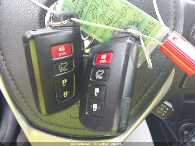 JTMNFREV9HJ714521 Toyota RAV4 SE