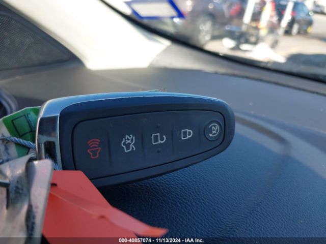 1FMCU0HD8KUA92555 Ford ESCAPE SEL