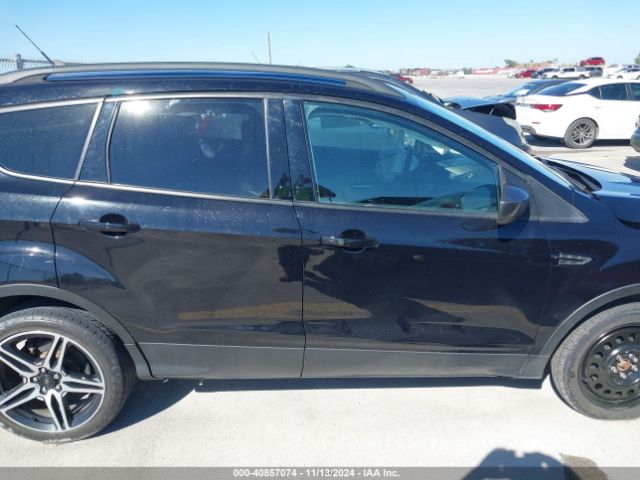 1FMCU0HD8KUA92555 Ford ESCAPE SEL