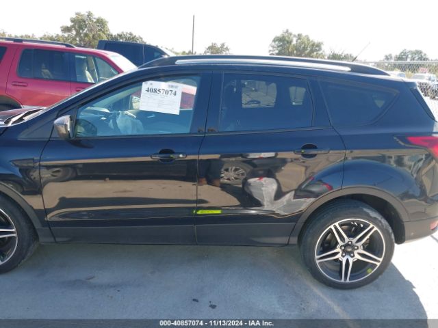 1FMCU0HD8KUA92555 Ford ESCAPE SEL