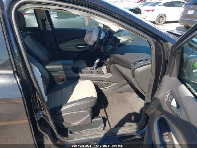 1FMCU0HD8KUA92555 Ford ESCAPE SEL