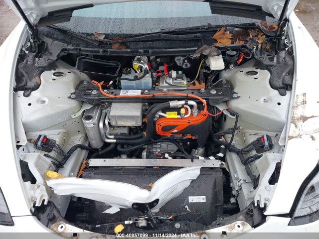 2023 TESLA MODEL 3 5YJ3E1EC4PF628033 Photo 9