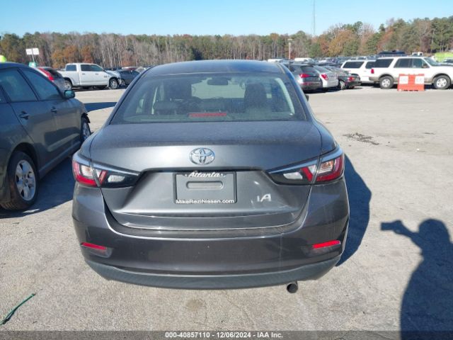 3MYDLBYV7JY330523 Toyota YARIS IA
