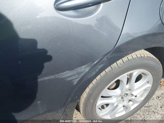 3MYDLBYV7JY330523 Toyota YARIS IA