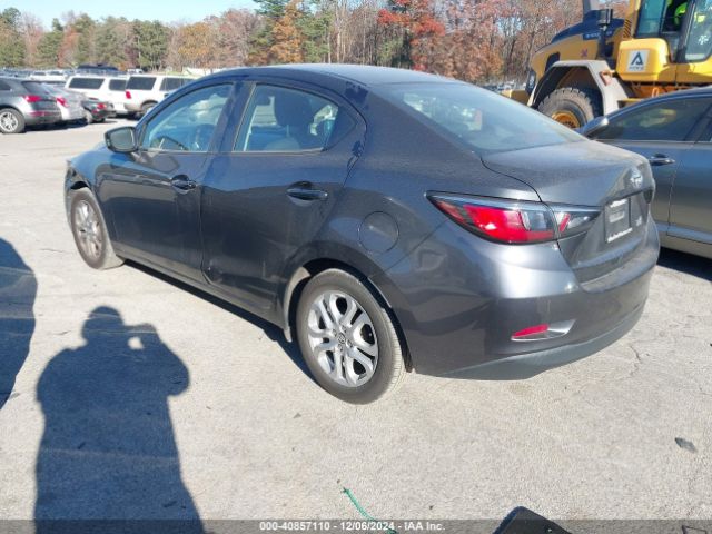 3MYDLBYV7JY330523 Toyota YARIS IA