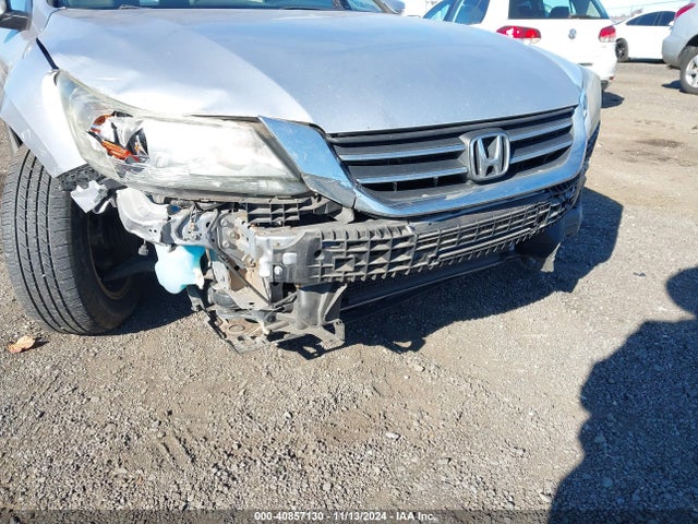 Продажа на аукционе авто 2013 Honda Accord Lx, vin: 1HGCR2F33DA132123, номер лота: 40857130