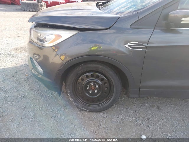 Ford Escape Titanium 2017 1FMCU9J93HUC70570 Image 18