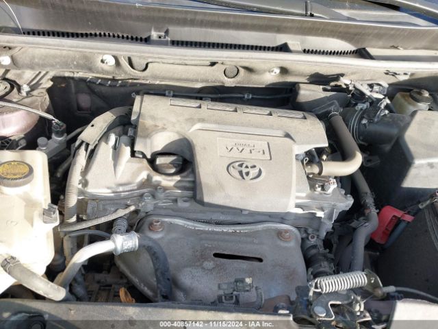 2T3BFREV8JW770265 Toyota RAV4 LE