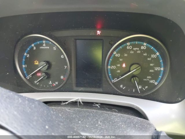 2T3BFREV8JW770265 Toyota RAV4 LE