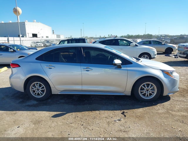 Toyota Corolla Hybrid Le 2022 JTDEAMDE3NJ039151 Image 13