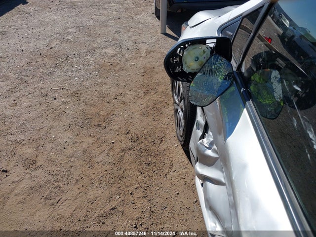 Toyota Corolla Hybrid Le 2022 JTDEAMDE3NJ039151 Image 18