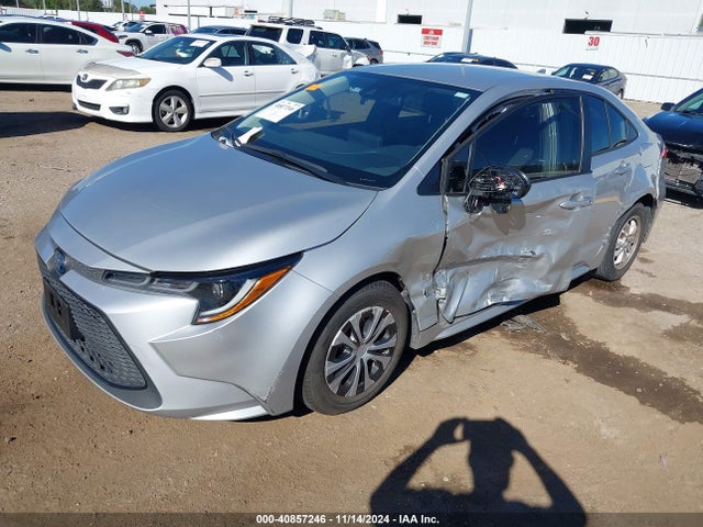 Toyota Corolla Hybrid Le 2022 JTDEAMDE3NJ039151 Image 2