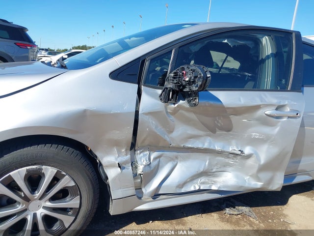 Toyota Corolla Hybrid Le 2022 JTDEAMDE3NJ039151 Image 6